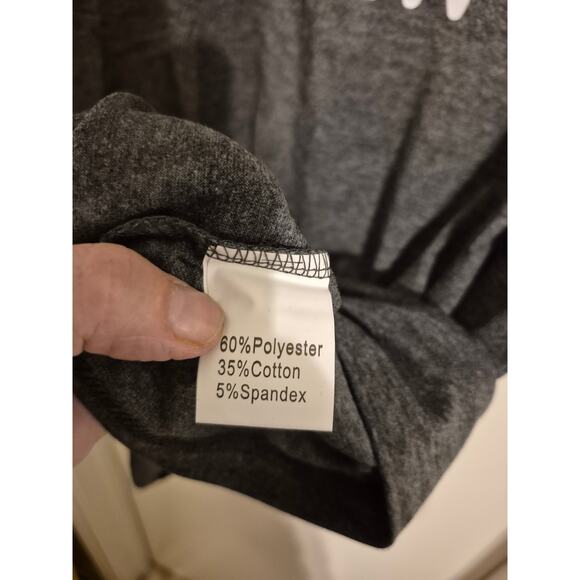 Christmas Crew Tshirt-Size Small- NWT - Picture 4 of 7